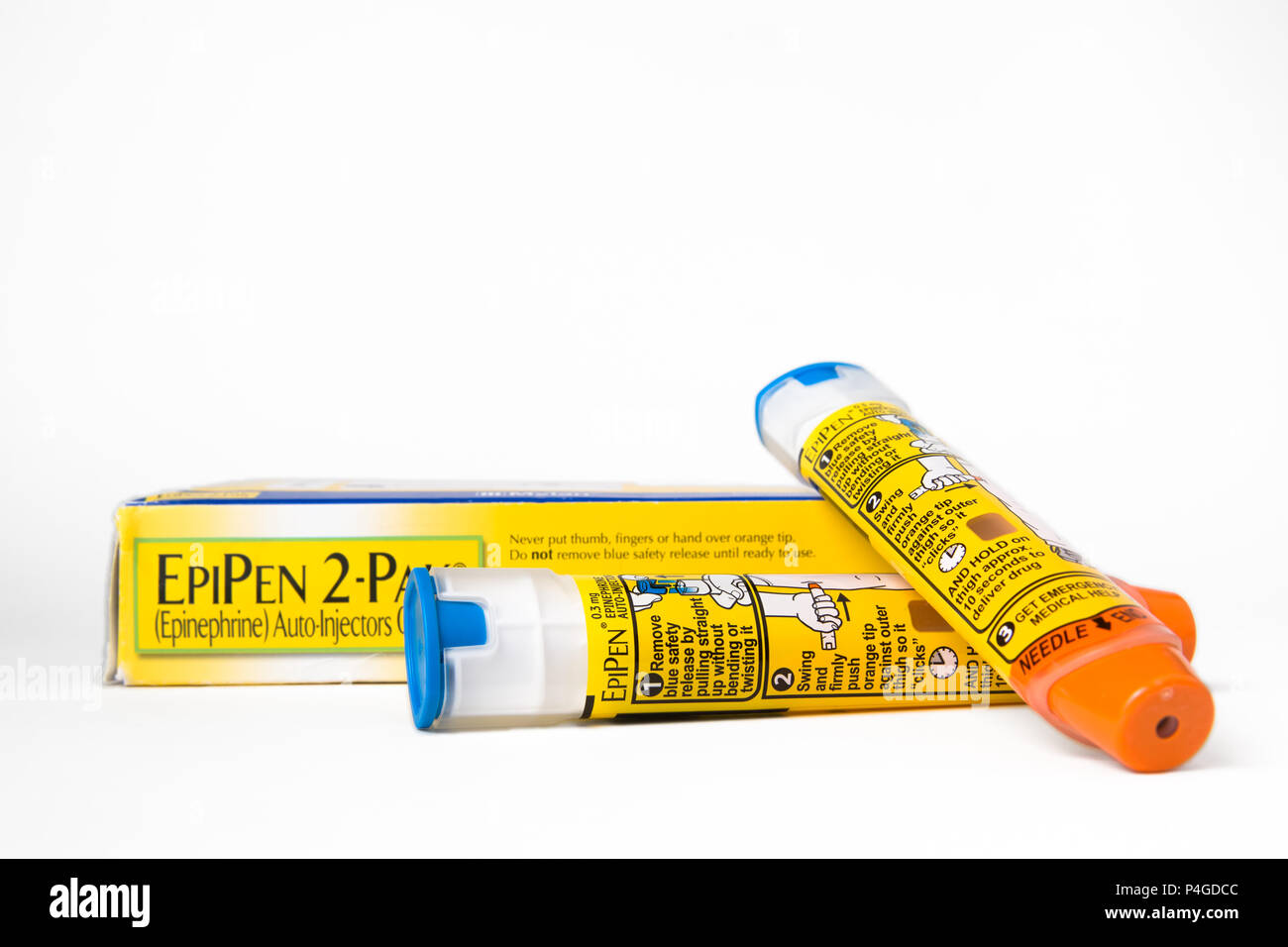 SAINT LOUIS, Stati Uniti - Agosto 25, 2016: due EpiPen auto-iniettori utilizzati per il trattamento di reazioni allergiche. Foto Stock