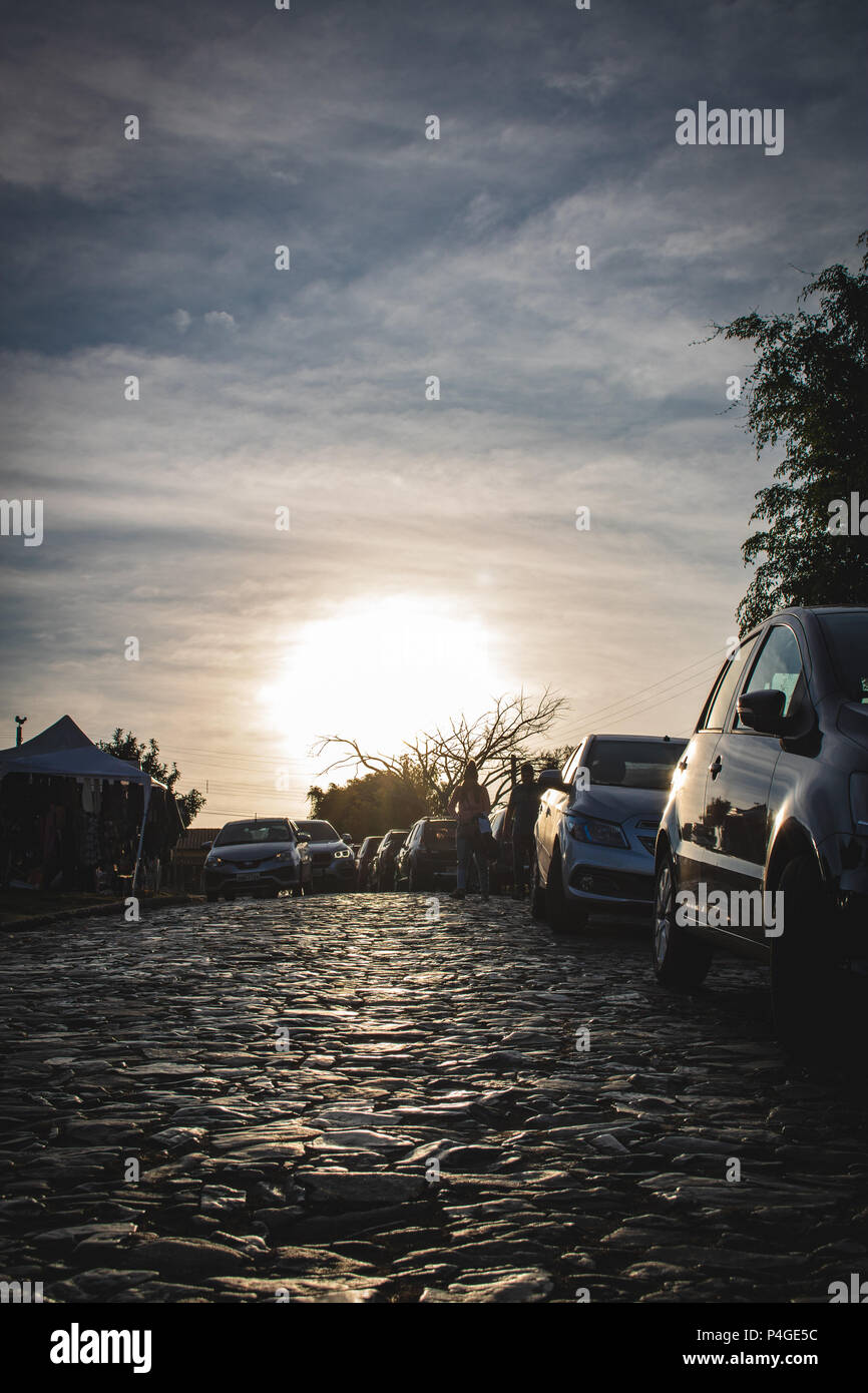 Tramonto su strada Foto Stock