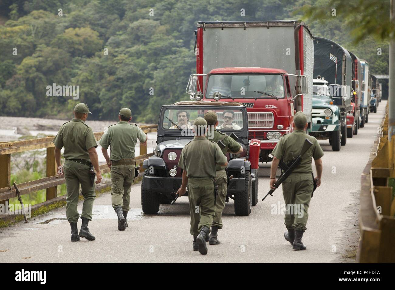 Pellicola originale titolo: Narcan. Titolo inglese: Narcan. Regista: GUILLERMO NAVARRO; JOSE PADILHA; ANDRES BAIZ; FERNANDO COIMBRA. Anno: 2015. Stelle: WAGNER MOURA; JUAN PABLO RABA. Credito: NETFLIX / Album Foto Stock