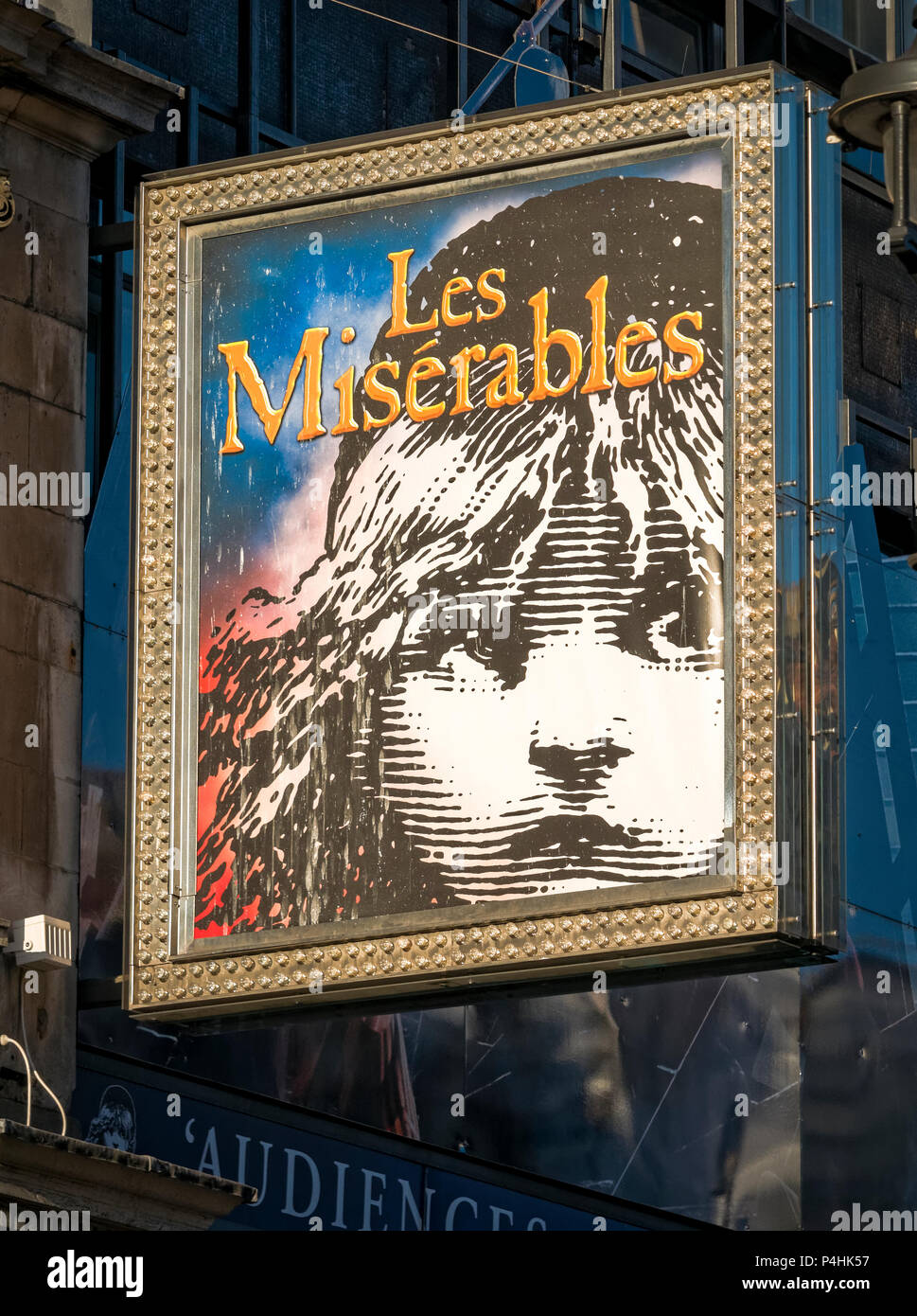 Les Miserables segno sopra un teatro nel west end di Londra, Les Miserables è una fase di lavorazione per la produzione ed anche un film, originariamente un libro scritto in 1862 Foto Stock