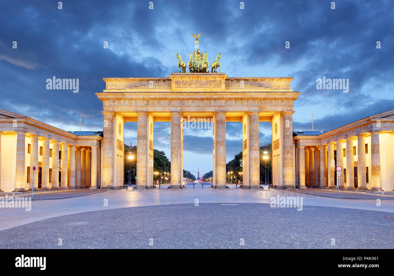 Berlino - Porta di Brandeburgo di notte Foto Stock