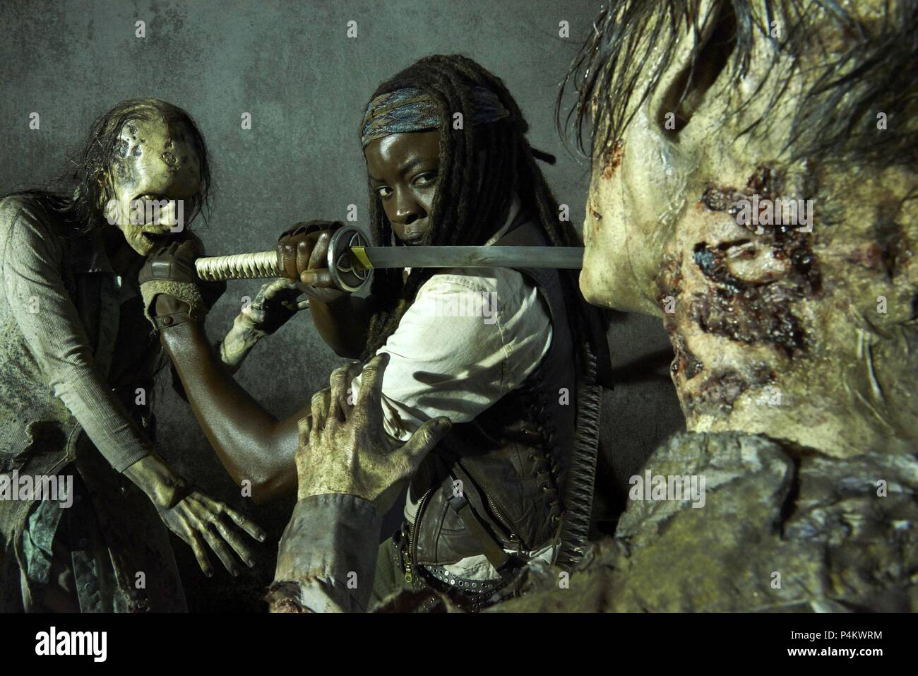 Descrizione: Stagione 5. Pellicola originale titolo: The Walking Dead. Titolo inglese: The Walking Dead. Regista: FRANK DARABONT. Anno: 2010. Stelle: Danai Gurira. Credito: DARKWOODS PRODUCTIONS / Album Foto Stock