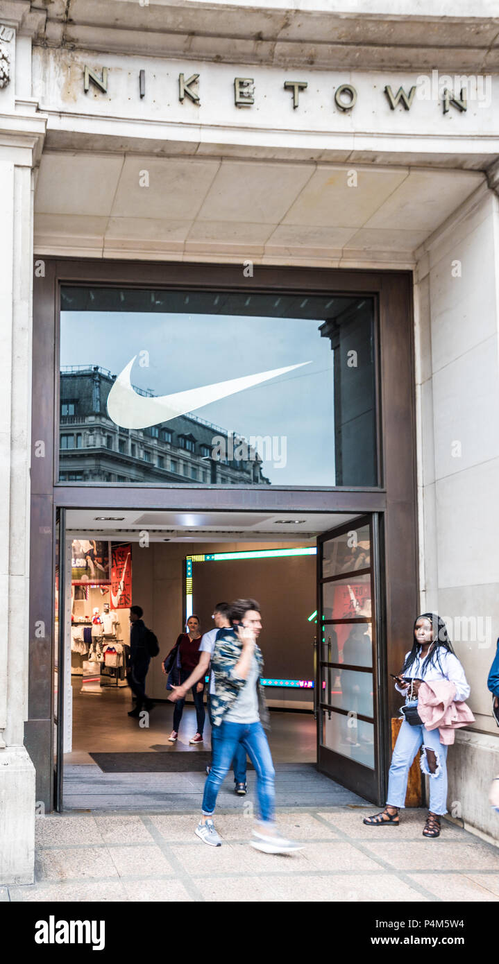 Londra. Giugno 2018. Una vista della Nike Town flagship store su Oxford Circus a Londra. Foto Stock