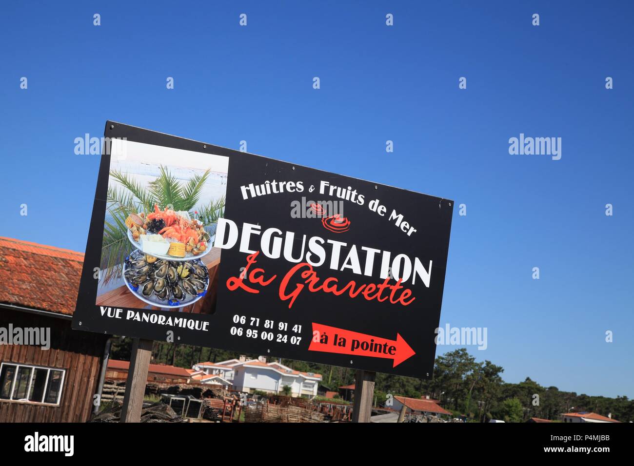 Oyster cultura nel villaggio di Piraillan, Bassin d'Arcachon, Gironde, Francia Foto Stock