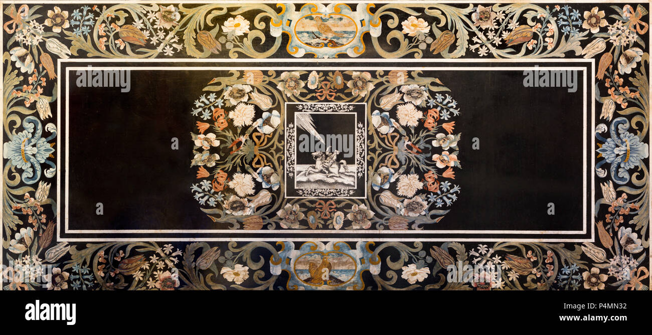 MODENA, Italia - 14 Aprile 2018: Il mosaico di pietra (pietra dura) con la conversione di san Paolo scena nella Chiesa Abbazia di San Pietro Foto Stock
