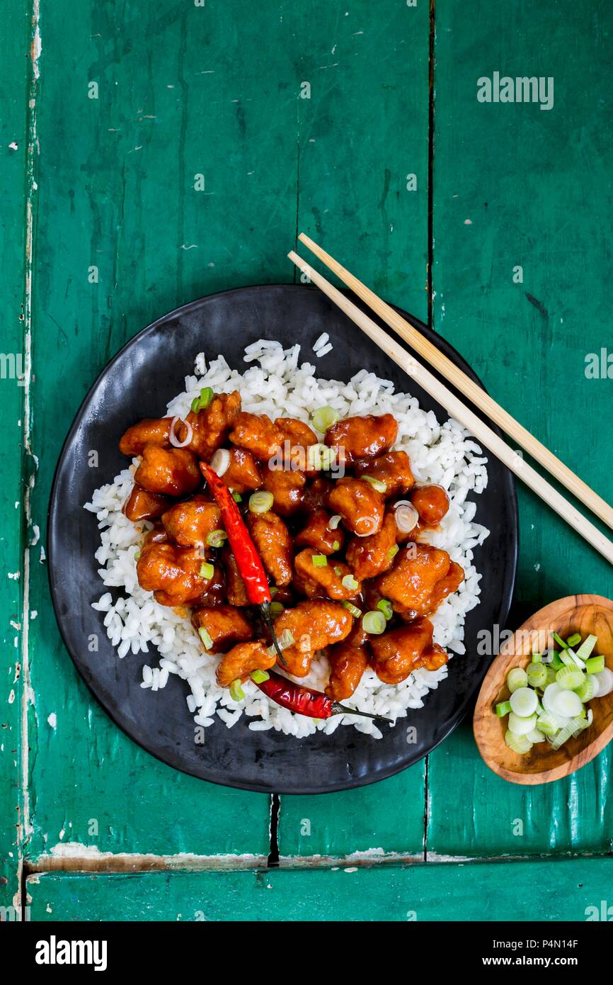 General Tso fritto di pollo con riso (Cina) Foto Stock