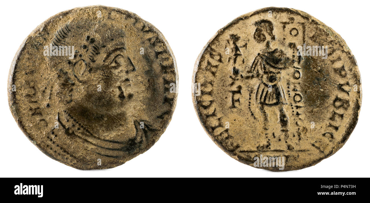 Romana antica moneta di rame dell'Imperatore Magnentius Foto stock - Alamy