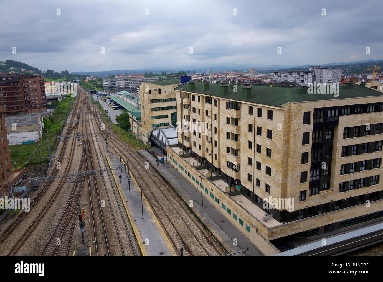 I binari ferroviari, Oviedo, Asturias, Spagna Foto Stock