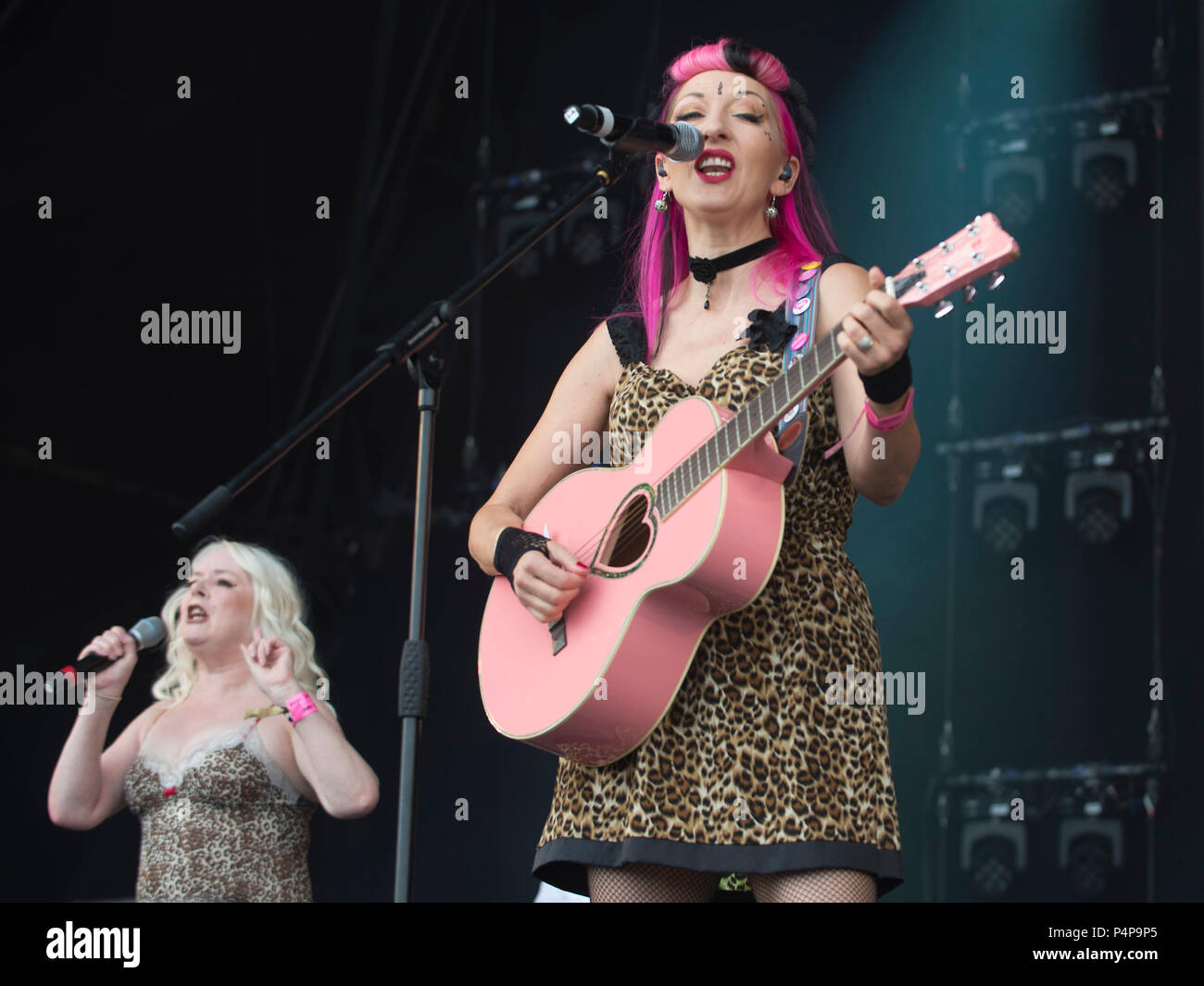 Edinburgh, Regno Unito. Il 23 giugno 2018. Edinburgh, Regno Unito. Il 23 giugno 2018. Fuzzbox in concerto al Rock consente di Scozia, Dalkeith Country Park, Edimburgo, Gran Bretagna 23 giugno 2018 Credit: Stuart Westwood/Alamy Live News Credito: Stuart Westwood/Alamy Live News Foto Stock