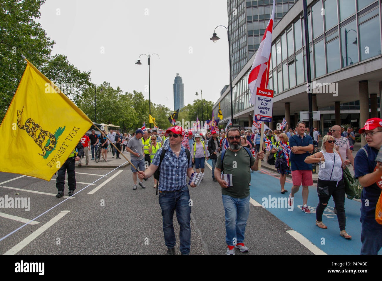 Londra, Regno Unito. Il 23 giugno 2018. Dimostranti presso i patrioti marzo per Credito Brexit: Alex Cavendish/Alamy Live News Credito: Alex Cavendish/Alamy Live News Foto Stock