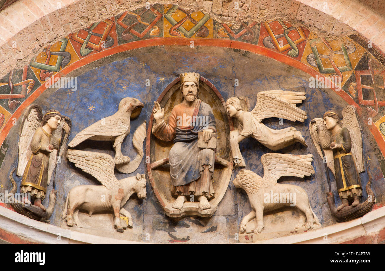 PARMA, Italia - 16 Aprile 2018: il rilievo di Gesù Cristo Pantocrator e