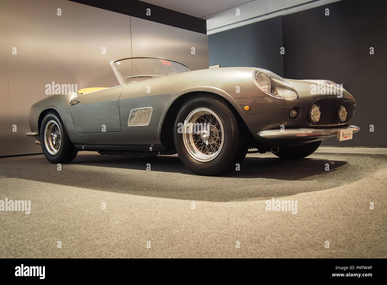 MARANELLO, ITALIA-luglio 21, 2017: 1957 250 Ferrari California nel Museo Ferrari. Foto Stock