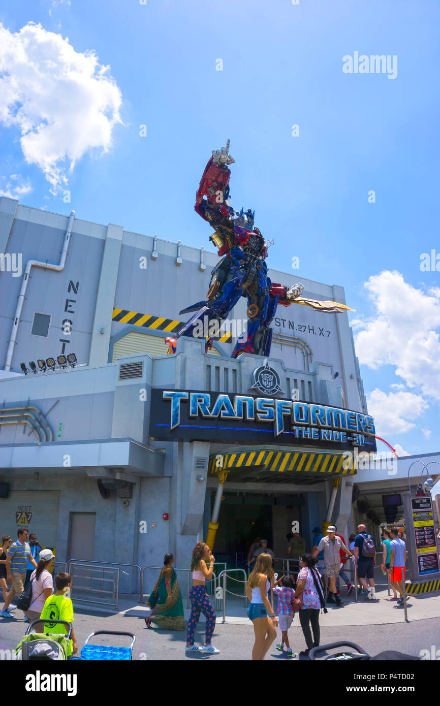 ORLANDO, FLORIDA, Stati Uniti d'America - 08 maggio, 2018: Universal Studios. Ingresso di trasformatori 3D ride. Foto Stock