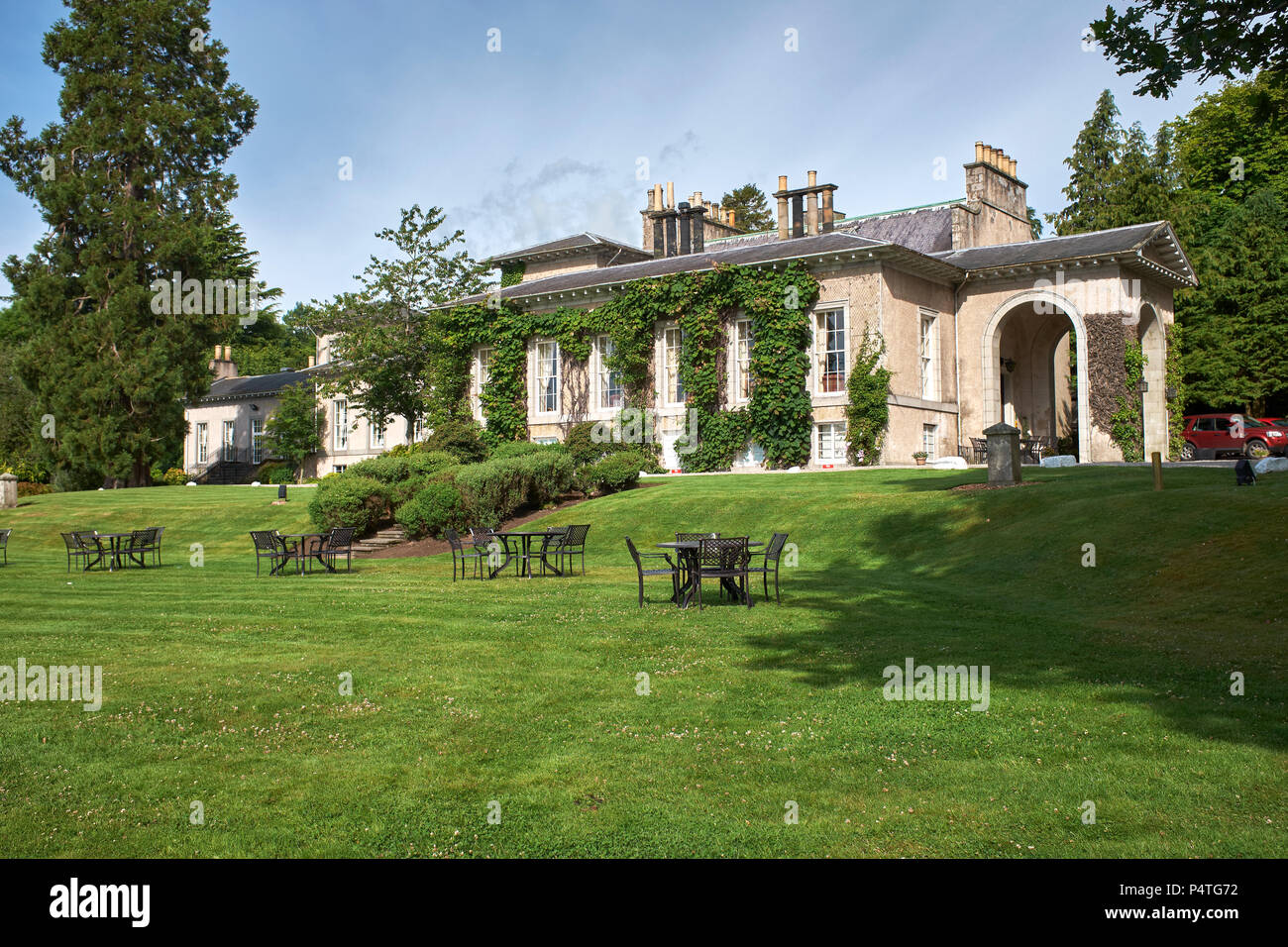 Luminosa e soleggiata ingresso al XVIII secolo Thainstone House Hotel. Inverurie, Aberdeenshire. L'ex casa di Sir Andrew Mitchell Foto Stock