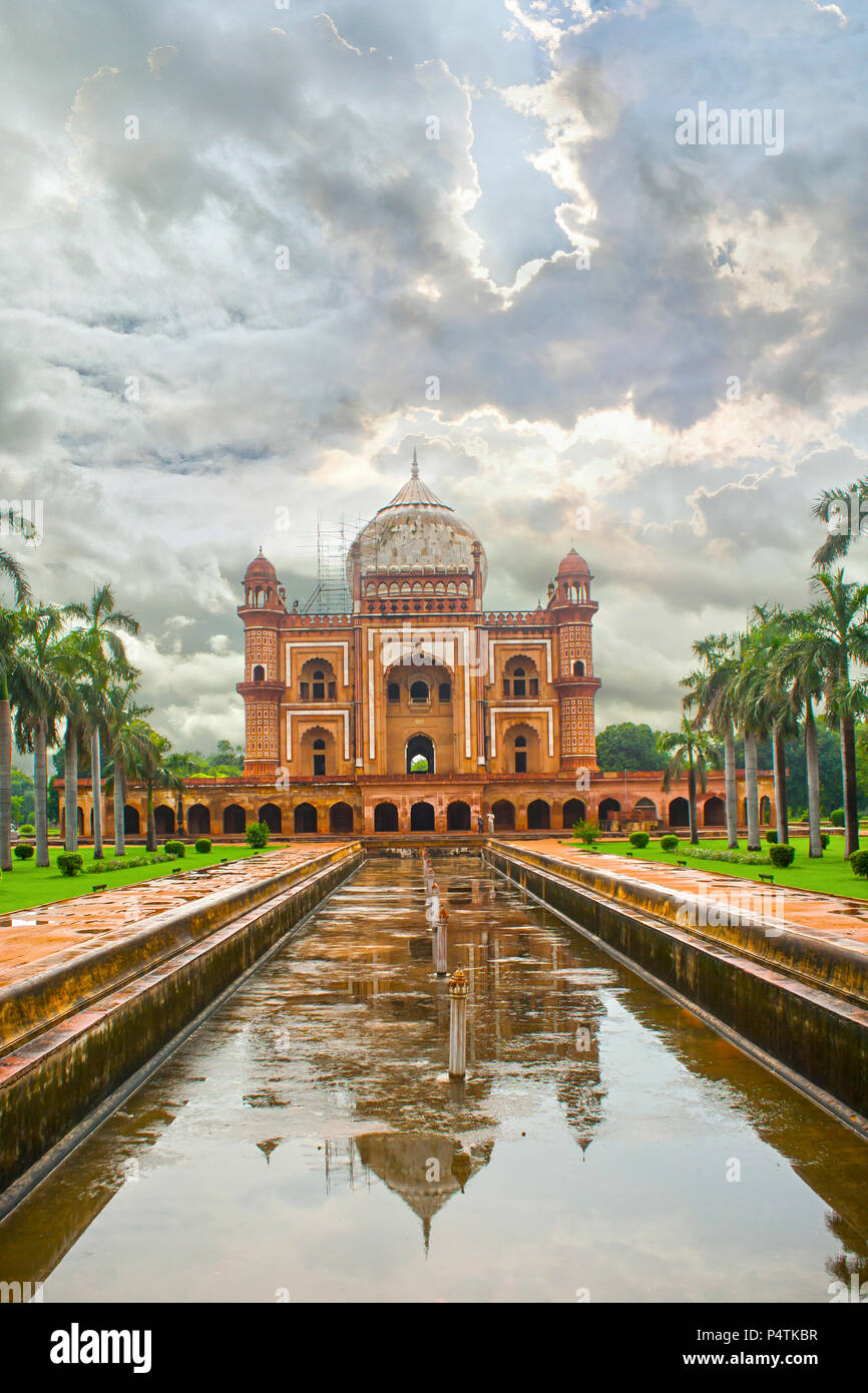 Safdarjung il sepolcro è una pietra arenaria e mausoleo di marmo a Delhi Foto Stock