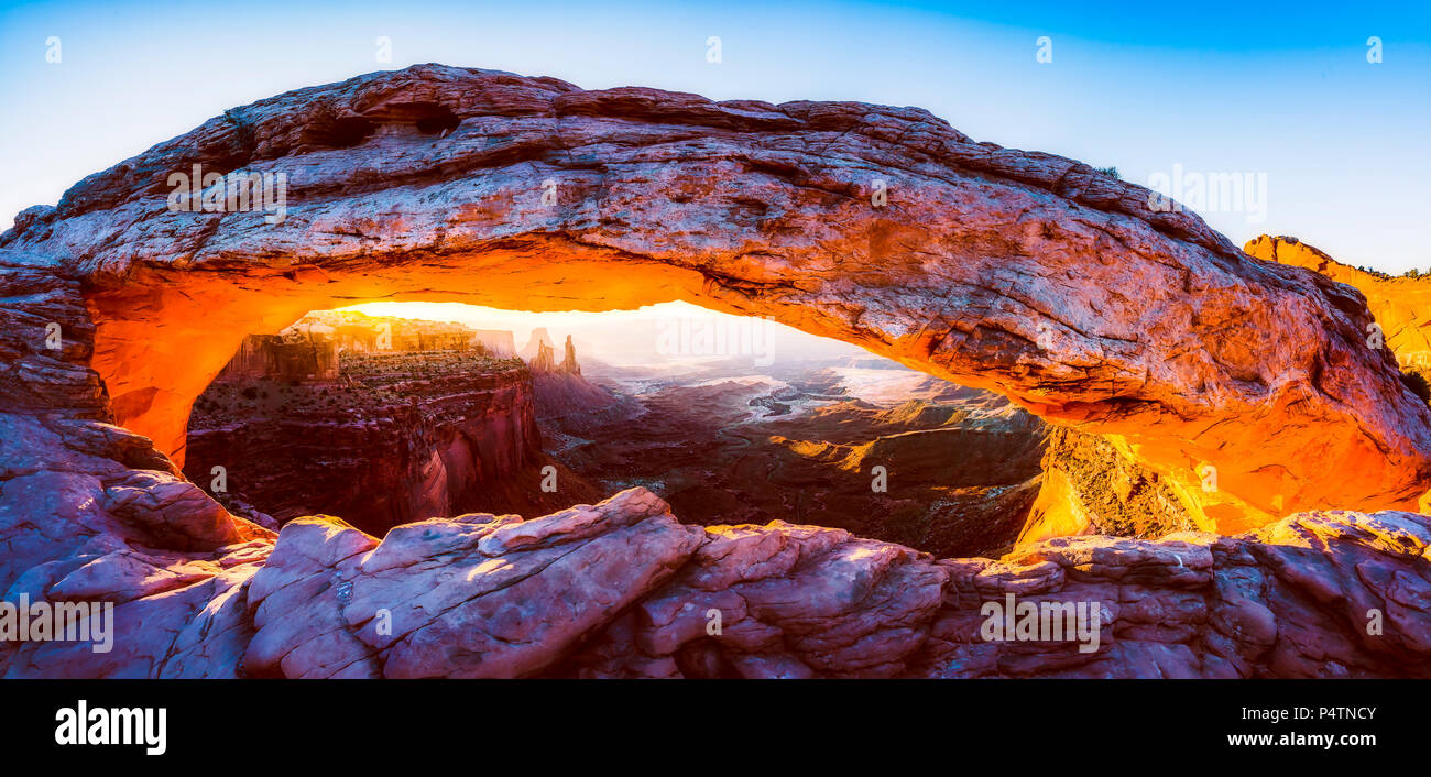 Mesa Arch,Canyonland National Park quando sunrise,Moab,Utah,Stati Uniti d'America. Foto Stock