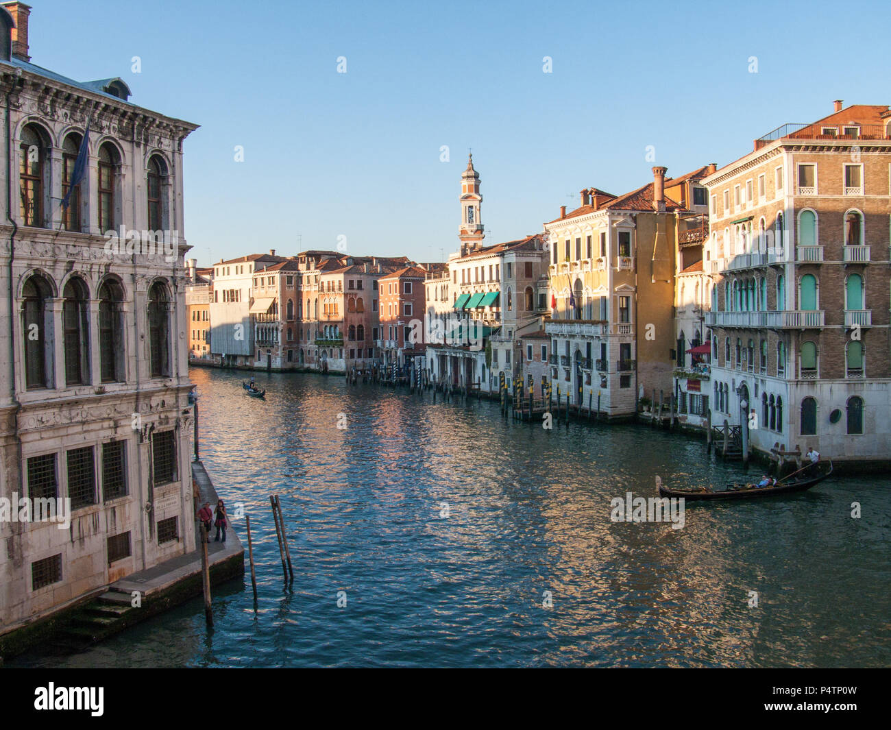 Venezia, Italia, 2 ottobre 2011: il Grand Canal, serata a Venezia Foto Stock