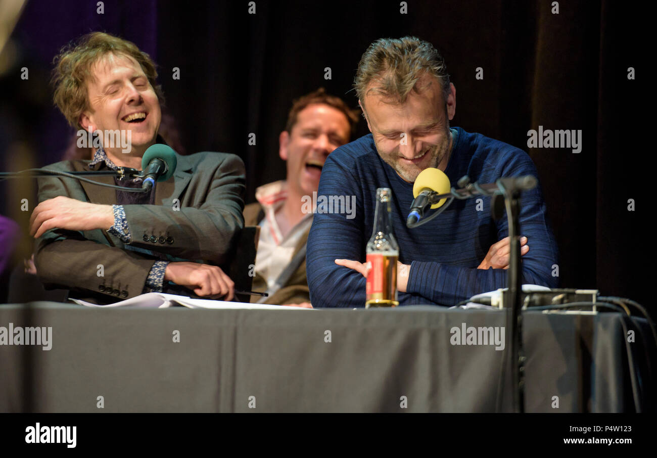 Steve Punt e Hugh Denis (con Jon Holmes) - Radio 4's ora visualizza Foto Stock