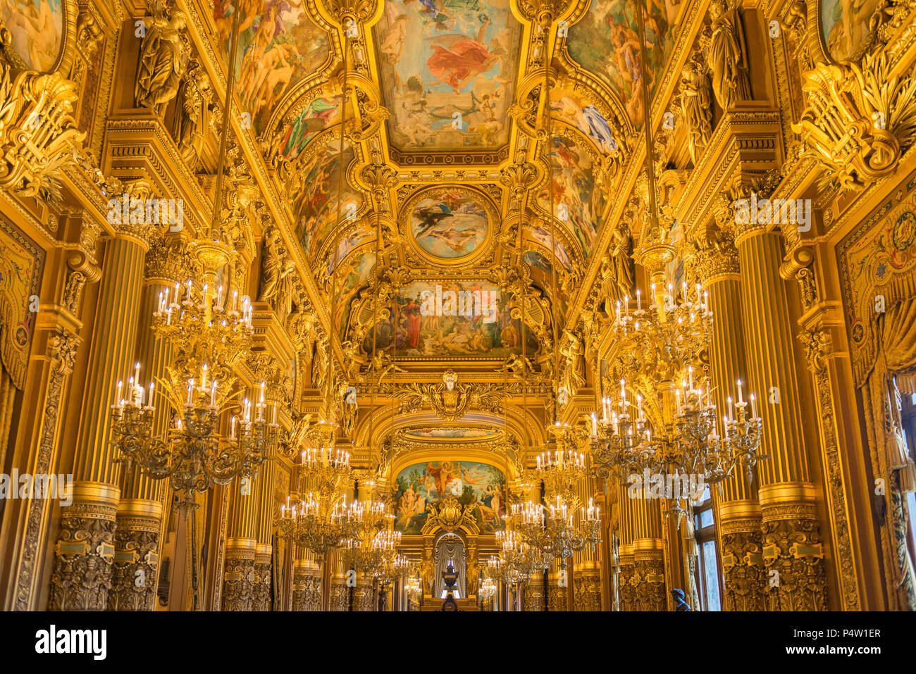 Parigi, Francia - 24 Ottobre 2014: Interno della Paris Opera Palais Garnier - Foto Stock