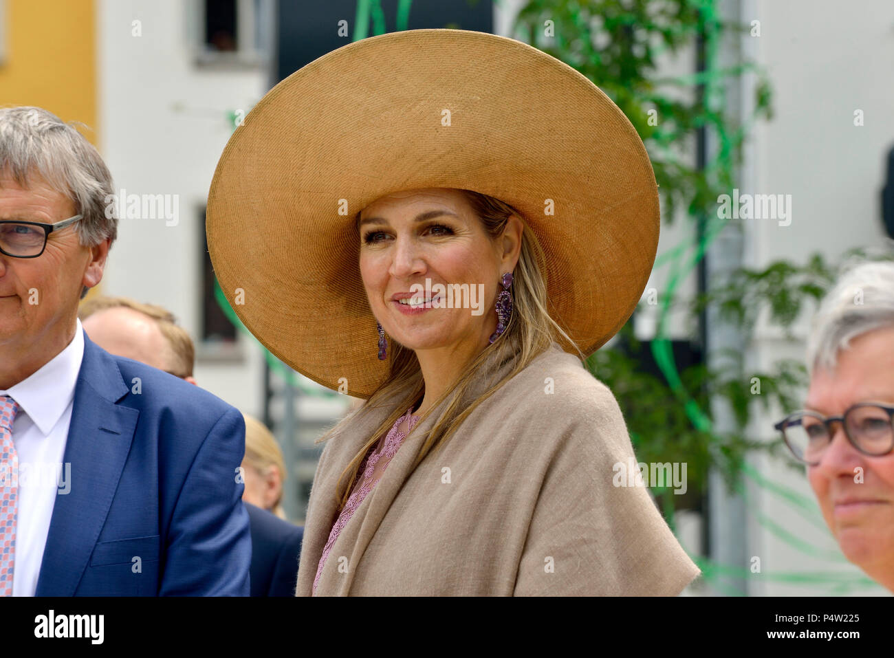 ENSCHEDE, Paesi Bassi - 21 giugno 2018: Regina Maxima dai Paesi Bassi durante la riapertura di una vecchia fabbrica denominato " La Fabbrica delle prestazioni". Foto Stock