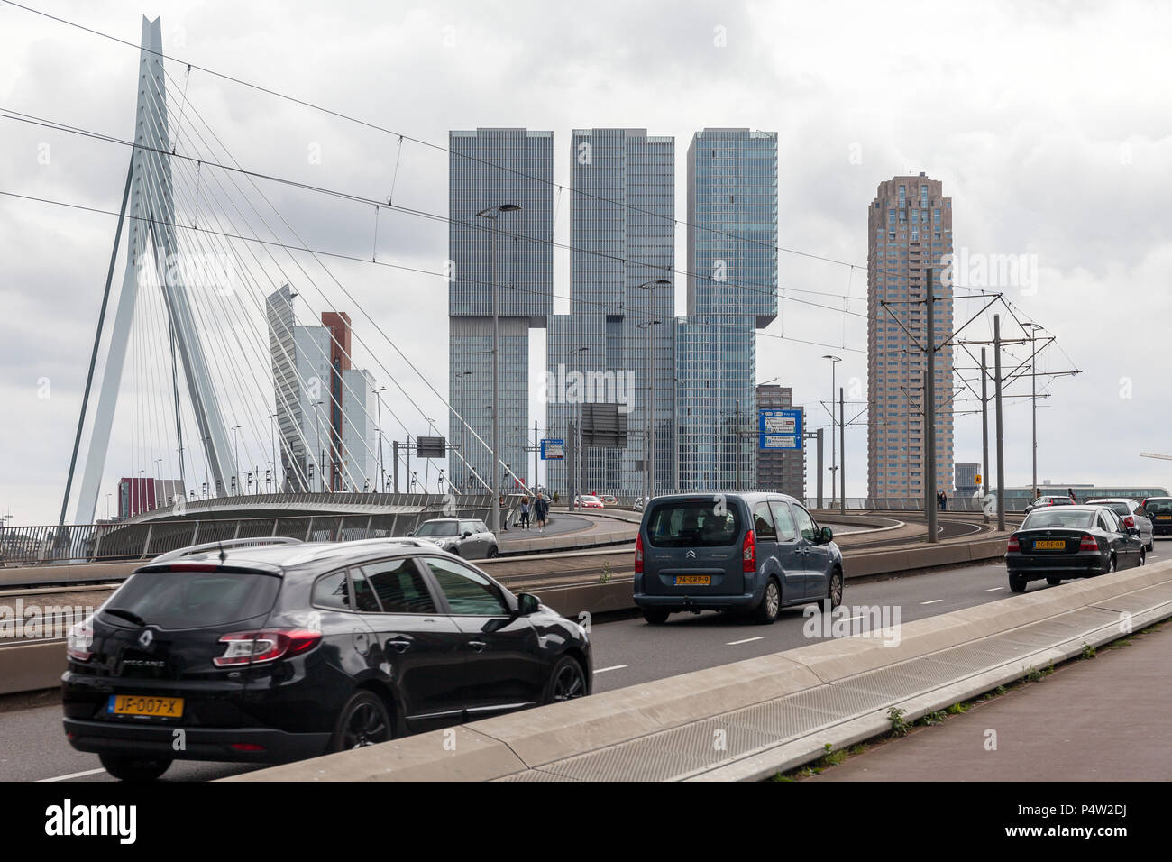 Rotterdam, Paesi Bassi, Ponte Erasmus e De Rotterdam sulla penisola di Wilhelminapier Foto Stock