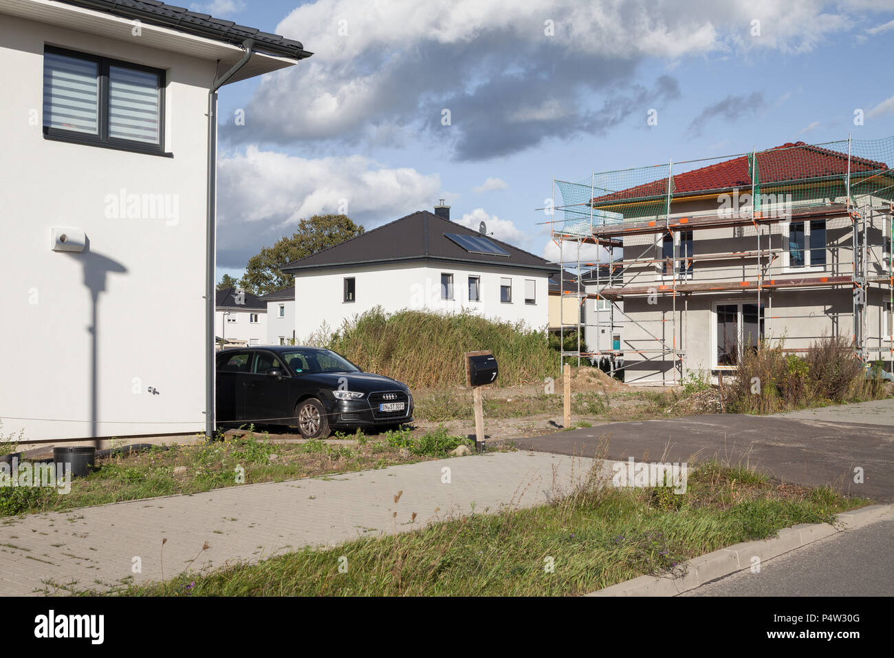 Berlino, Germania, one-case famiglia nella nuova area di sviluppo Am Theodorpark in Berlin-Mahlsdorf Foto Stock