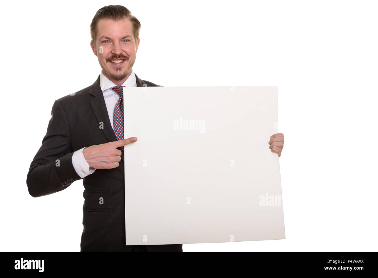 Ritratto di uomo isolato contro uno sfondo bianco Foto Stock