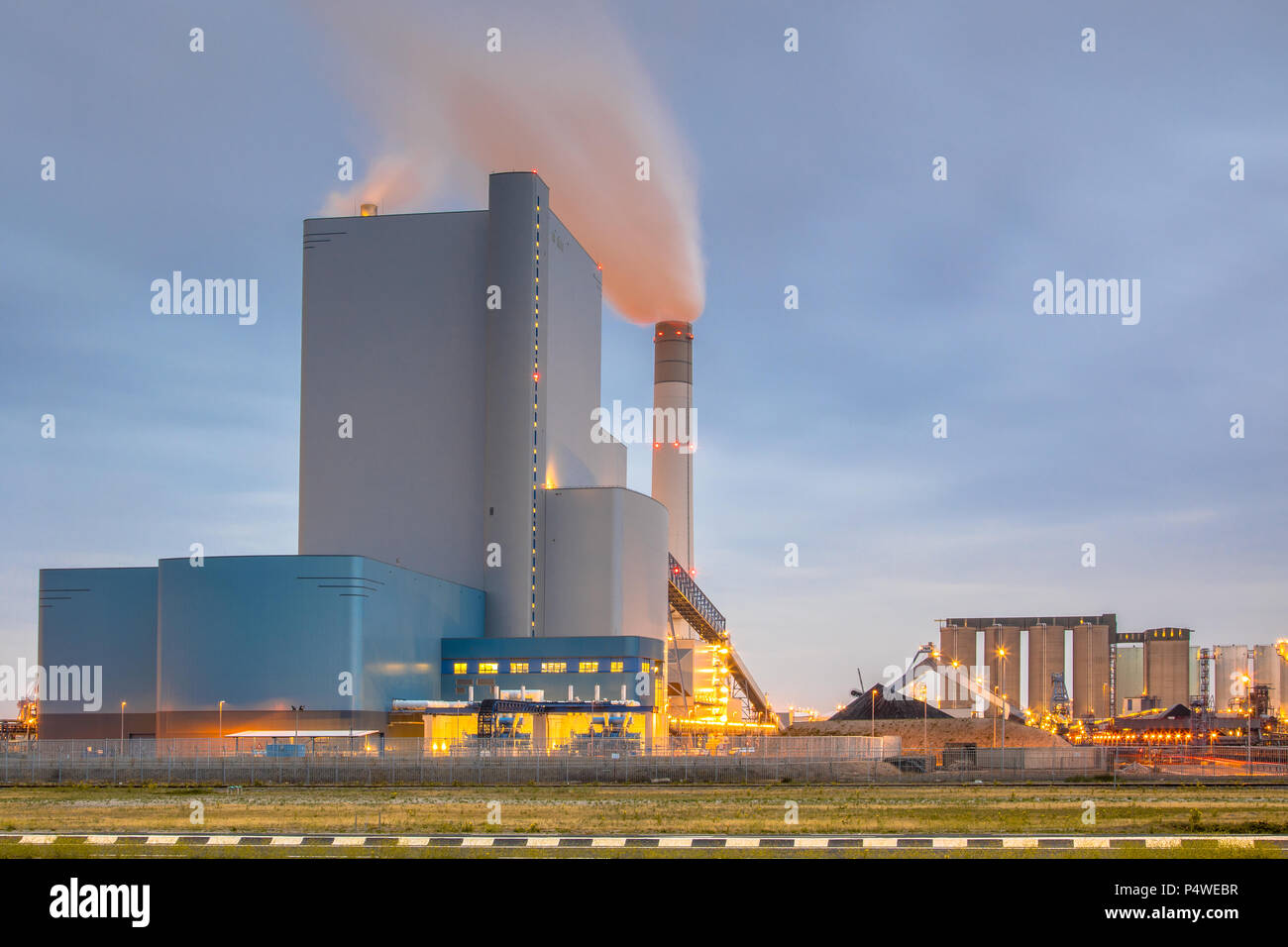 Il carbone powered elettricità impianto di potenza nella zona Europoort, Maasvlakte Rotterdam Foto Stock
