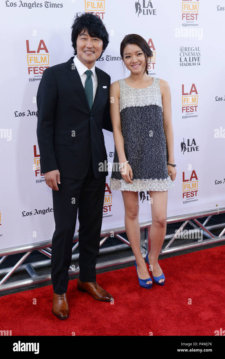 Ho Song Kang, cantata K0 Ah presso il Los Angeles Film Festival premiere di 'Snowpiercer al Regal Cinemas a Los Angeles.Ho Song Kang, cantata K0 Ah ------------- Red Carpet Event, verticale, STATI UNITI D'AMERICA, industria cinematografica, celebrità, fotografia, Bestof, arte cultura e intrattenimento, Topix celebrità moda / Verticale, meglio di, evento nella vita di Hollywood - California, moquette rossa e dietro le quinte, USA, industria cinematografica, celebrità, movie celebrità, personaggi televisivi, musica celebrità, fotografia, Bestof, arte cultura e intrattenimento, Topix, verticale, famiglia da dall'anno , 2014, inchiesta tsuni@G Foto Stock