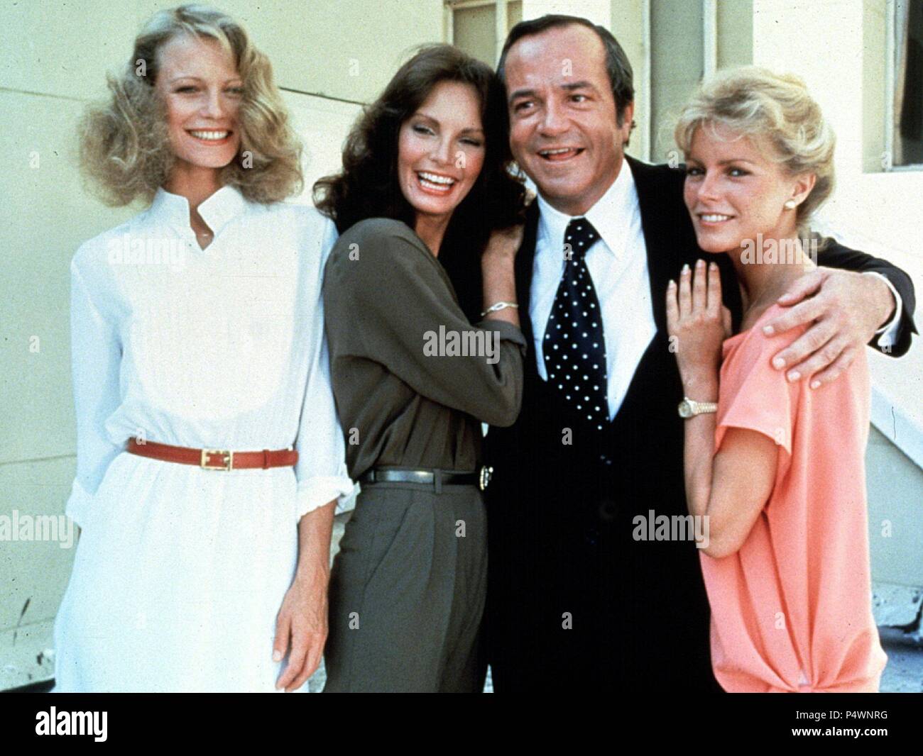 Descrizione: Temporada 4. Pellicola originale titolo: CHARLIE'S ANGELS. Titolo inglese: CHARLIE'S ANGELS. Regista: Ivan Goff. Anno: 1976. Stelle: JACLYN SMITH e Kate Jackson; Cheryl Ladd; DAVID DOYLE. Credito: SPELLING-GOLDBERG PRODUCTIONS / Album Foto Stock