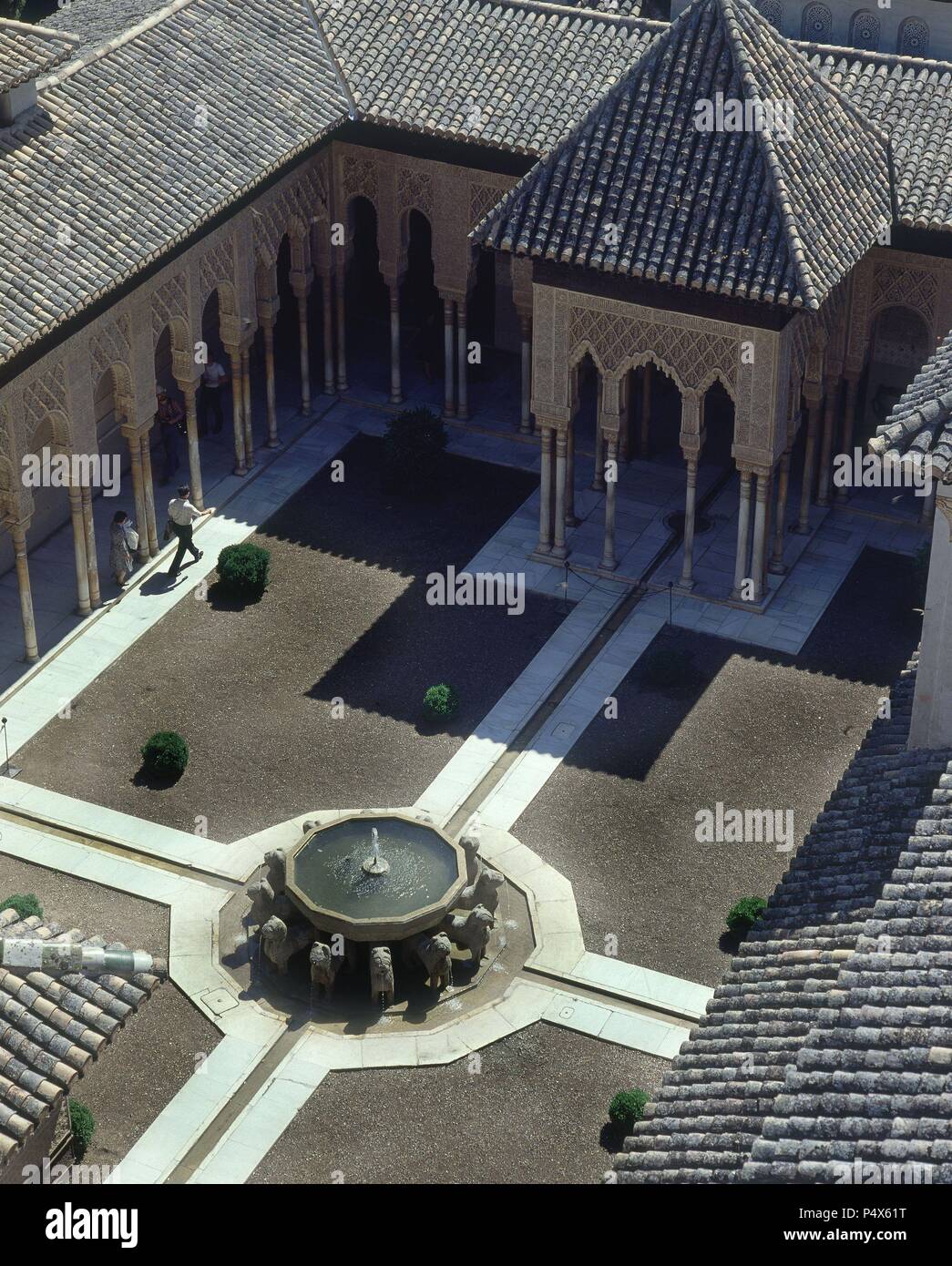 PATIO DE LOS LEONES CONSTRUIDO POR MUHAMMAD V - SIGLO XIV. Posizione: ALHAMBRA-Patio de Los Leones, Granada, Spagna. Foto Stock