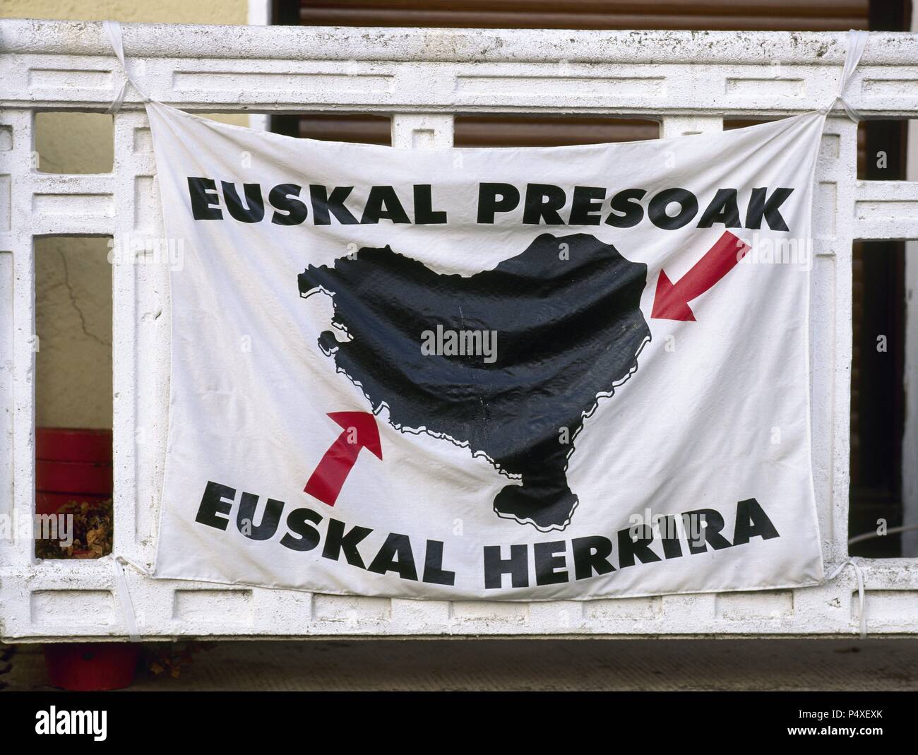 Spagna. Paese basco. Banner. Metodo secondo la rivendicazione Eta prigionieri del Paese Basco. Foto Stock