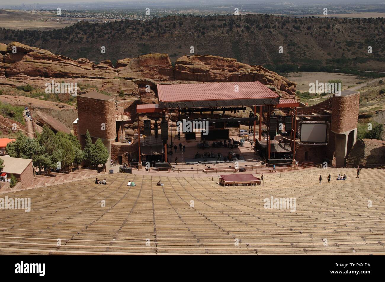 ANFITEATRO ROCAS ROJAS (Red Rocks anfiteatro). Situado en una colina de las montañas Rocosas, aquí se celebran conciertos espectáculos y. Morrison. Estado de Colorado. Estados Unidos. Foto Stock