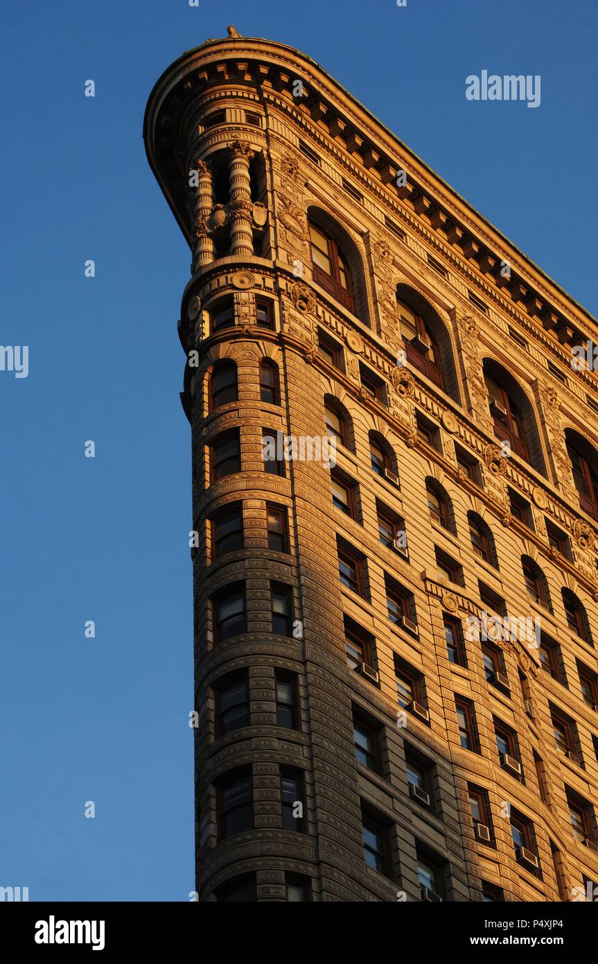 Stati Uniti. La città di New York. Manhattan. Flatiron Building. Fifth Avenue. Architetto: D.H. Burnham e società, Daniel Burnham e Federico Dinkelberg. Foto Stock