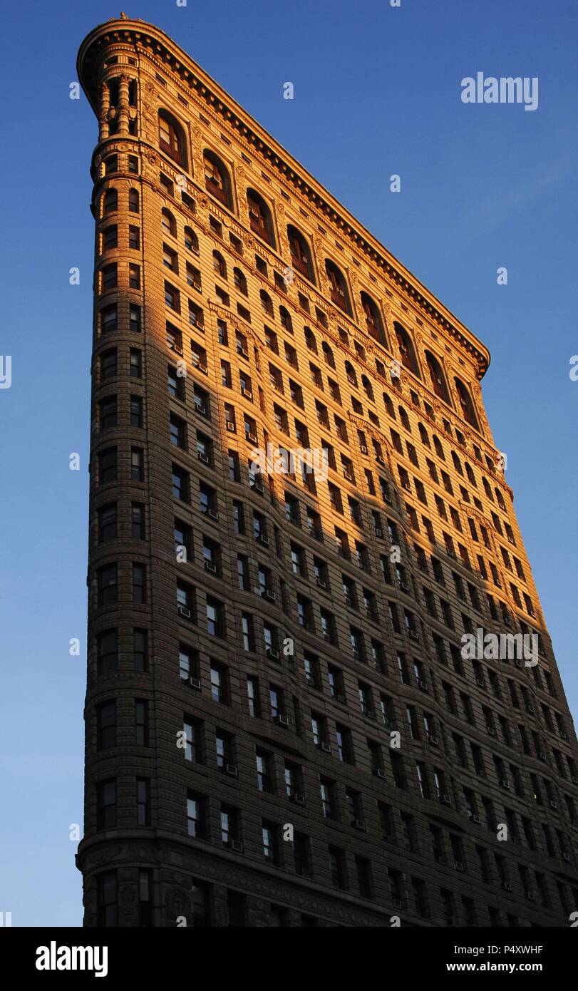 Stati Uniti. La città di New York. Manhattan. Flatiron Building. Fifth Avenue. Architetto: D.H. Burnham e società, Daniel Burnham e Federico Dinkelberg. Foto Stock