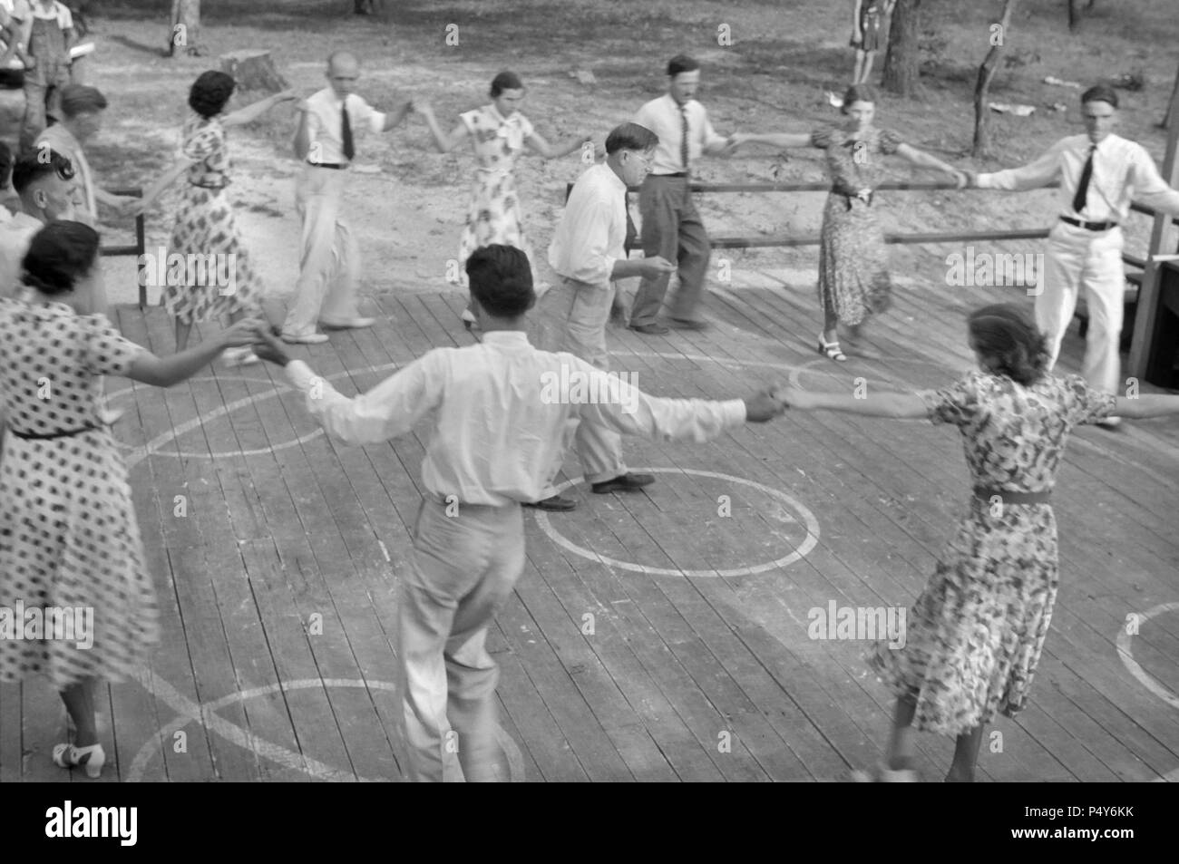 Square Dance, Skyline Fattorie, Alabama, STATI UNITI D'AMERICA, Ben Shahn, U.S. Amministrazione di reinsediamento, 1937 Foto Stock