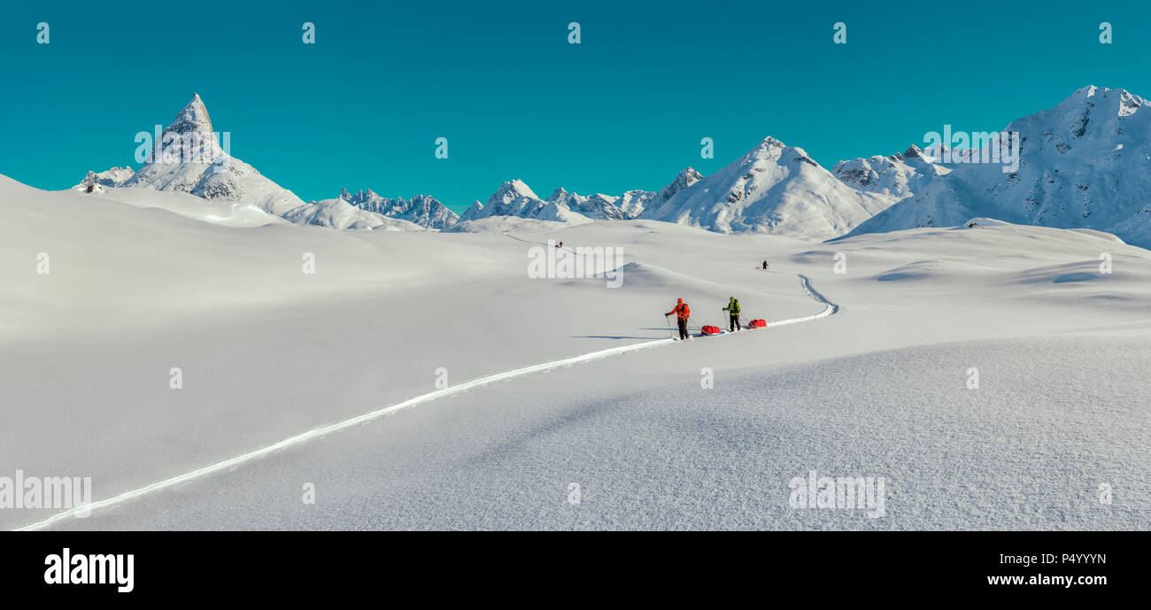 La Groenlandia, Schweizerland Alpi, Kulusuk, Tasiilaq, ski tourer Foto Stock