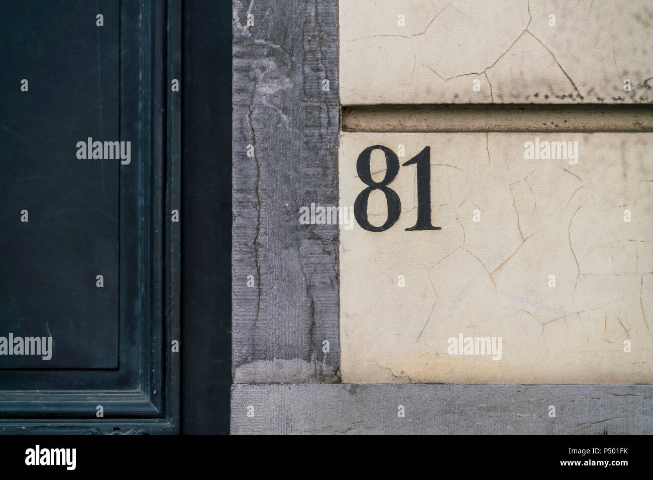 Numero di casa sulla facciata Foto Stock