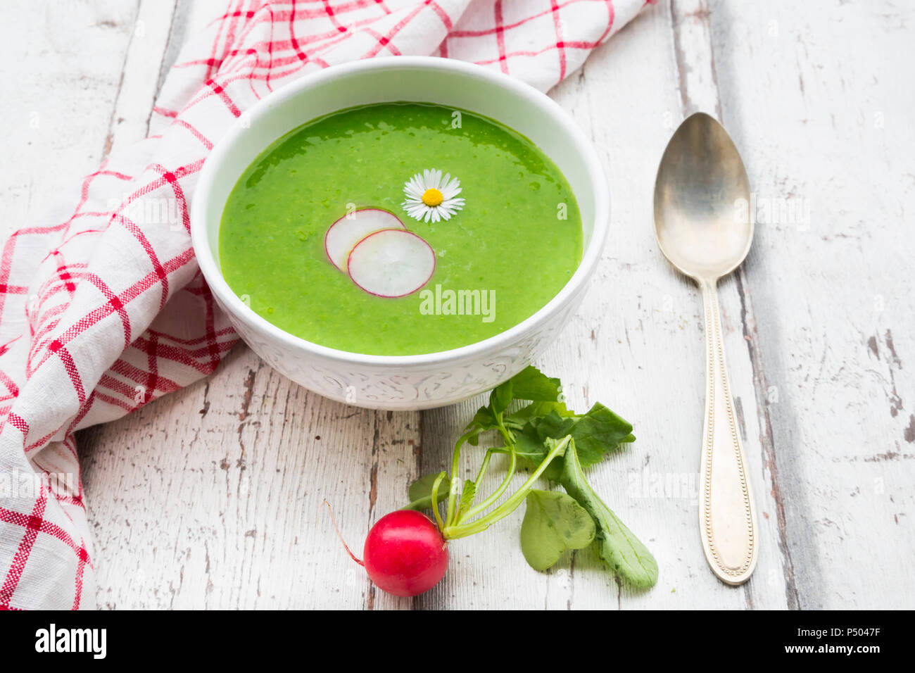 Organici di rafano zuppa verde Foto Stock