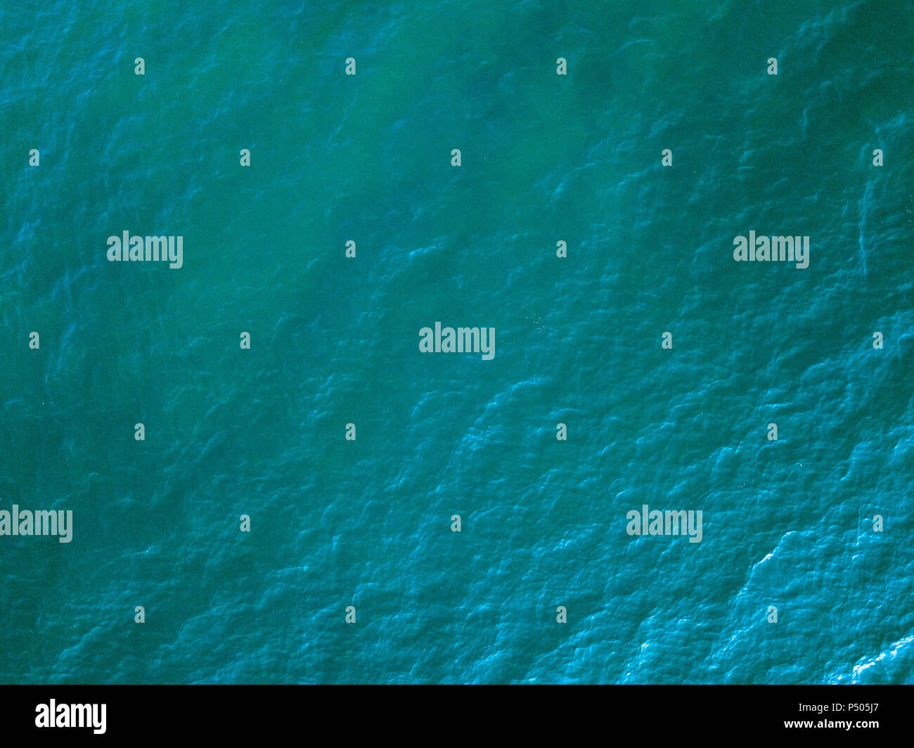La superficie del mare vista aerea. Drone foto. Foto Stock