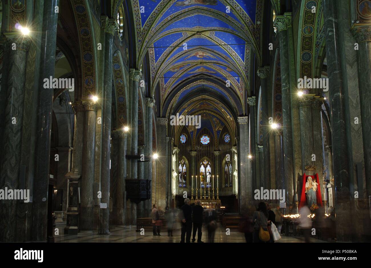 Arte Gotica. L'Italia. Santa Maria sopra Minerva. Costruito tra il XIII e il XIV secolo. Interno. Restaurata nel XIX secolo. Roma. Foto Stock