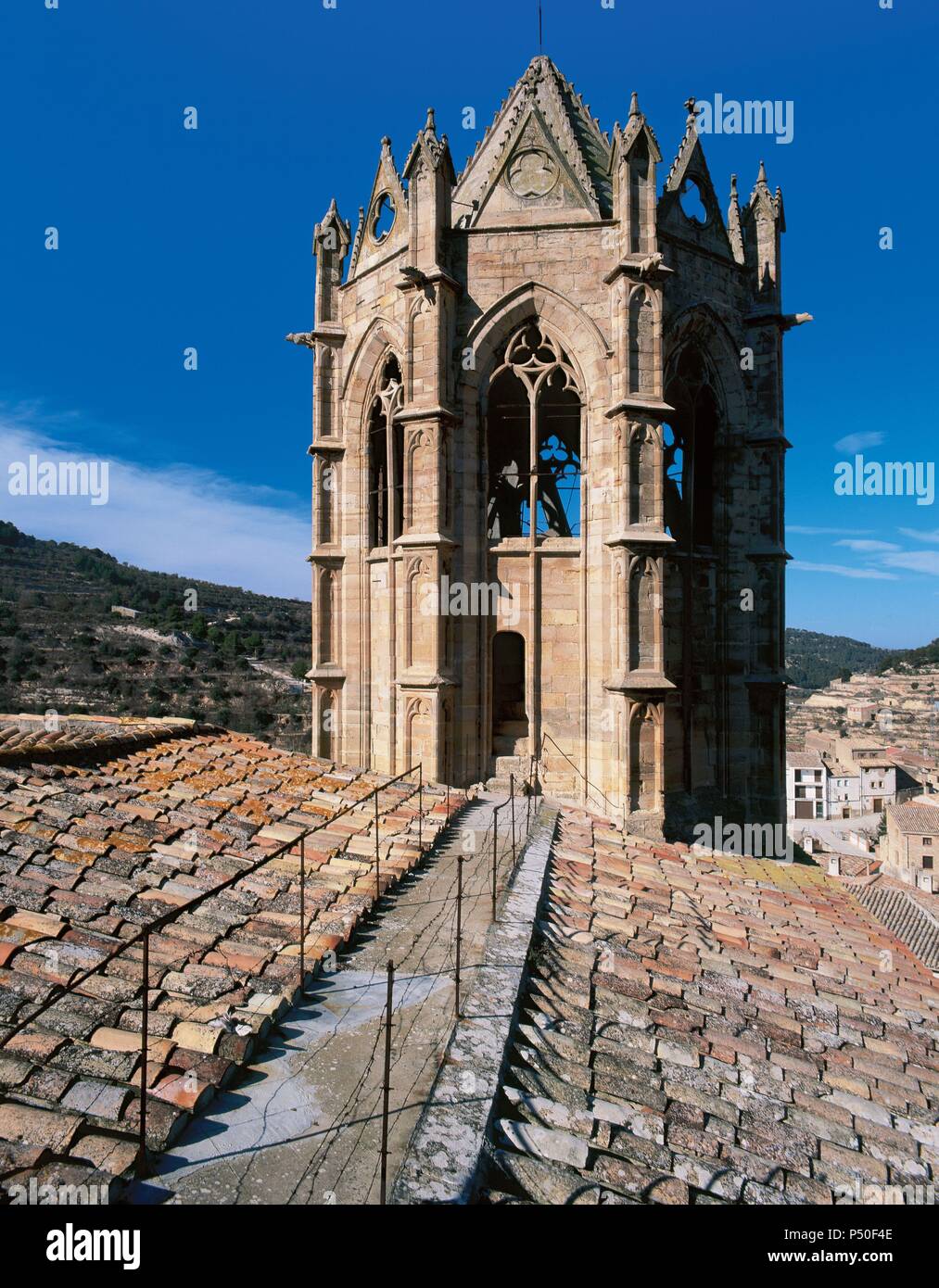 ARTE gotico. ESPAÑA. S. XII-XV (S. XII-S. XV). MONASTERIO DE SANTA MARIA DE VALLBONA. Edificio de la época de transición del romanico al gotico. Detalle del cimborrio. Vallbona de les Monges. Provincia de Lleida. Cataluña. Foto Stock