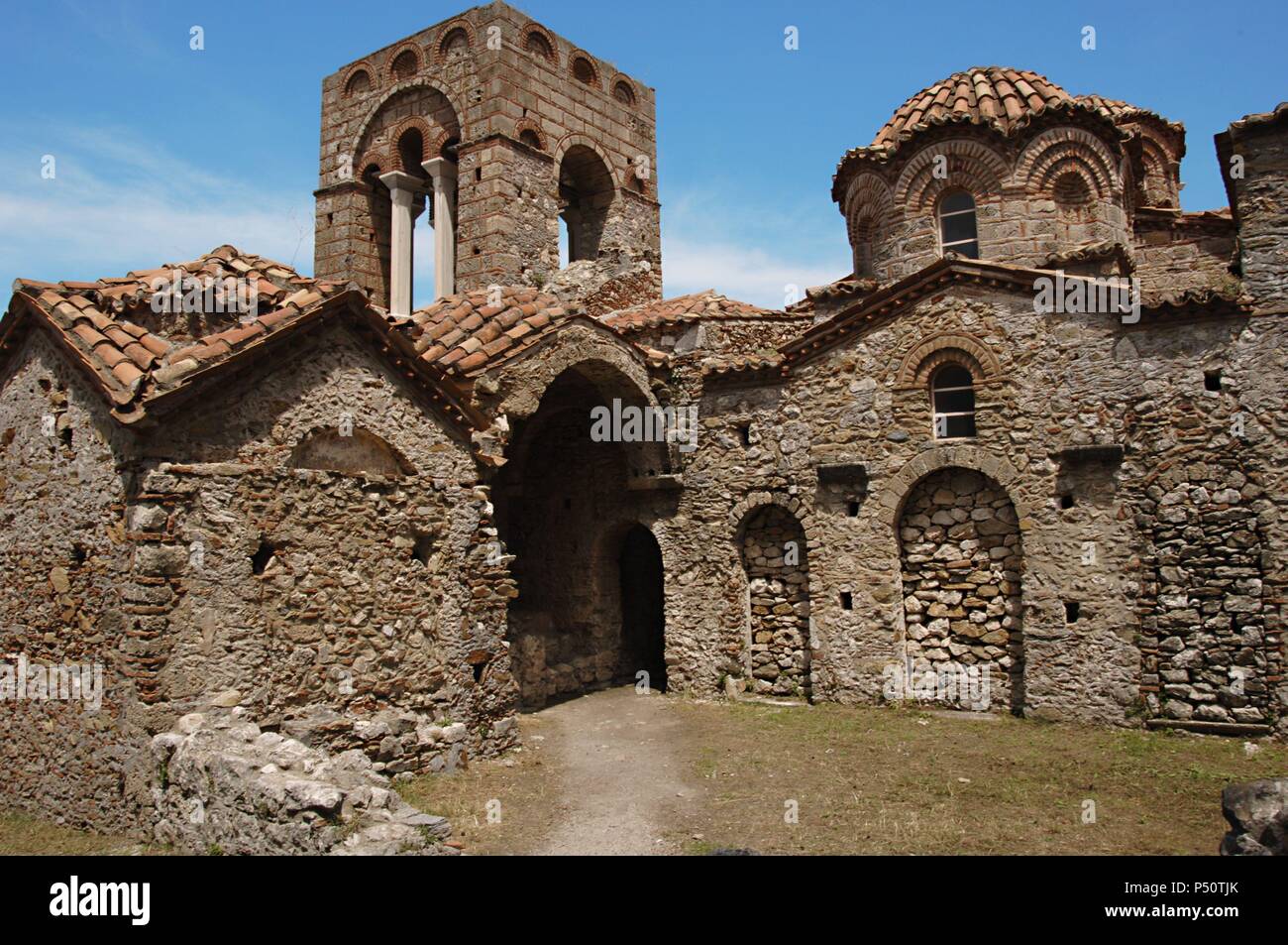 La Grecia. Mistra. Chiesa di Agia Sophia. Costruito nel XIV secolo da Manuel Cantacuzenus chi è stato il primo despota di Mistra. All'esterno. Foto Stock