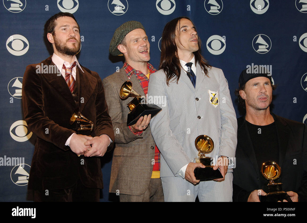 Red Hot Chili Peppers dietro le quinte 49th Annual Grammy alla Staples Center di Los Angeles. Febbraio 11, 2007. Il contatto visivo di mezza lunghezza sorriso trophy - RedHotChiliPepper 149.jpgRedHotChiliPepper 149 evento nella vita di Hollywood - California, tappeto rosso Evento, STATI UNITI D'AMERICA, industria cinematografica, celebrità, fotografia, Bestof, arte cultura e intrattenimento, Topix celebrità moda, migliori della vita di Hollywood, evento nella vita di Hollywood - California, backstage trofeo, premi mostra, movie celebrità, personaggi televisivi, musica celebrità, Topix, Bestof, arte cultura e intrattenimento, fotografi Foto Stock
