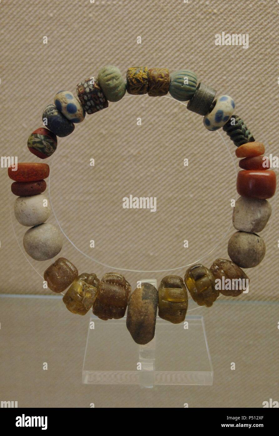 Collana. Medioevo. Museo Nazionale dell'Alto Medioevo (Museo dell' Alto Medioevo). Roma. L'Italia. Foto Stock