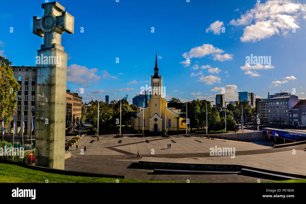 Liberty Square - la piazza della città nel centro di Tallinn, è sorto sul luogo del bastione svedese rasa al suolo nella metà del XIX secolo. Foto Stock