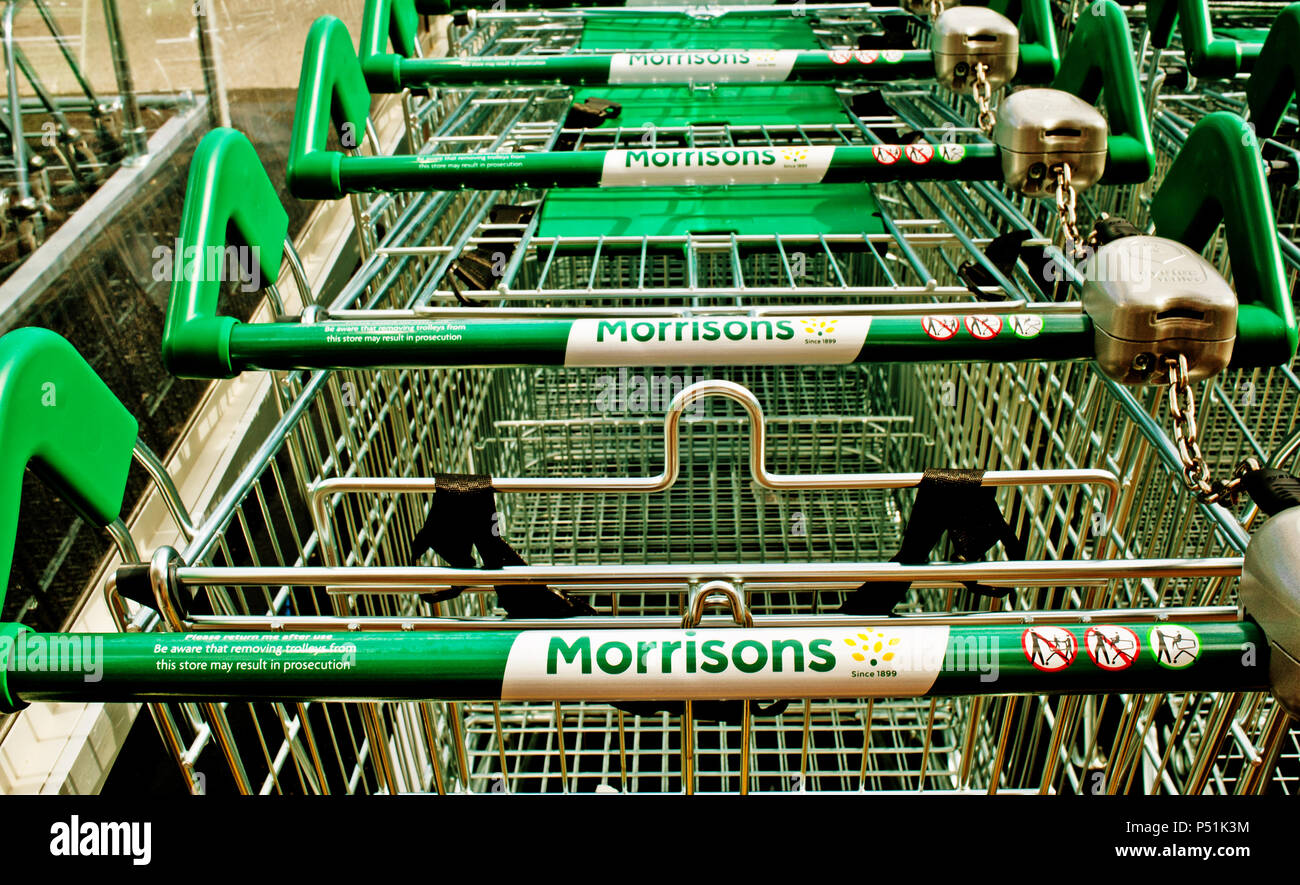 Morrisons carrelli della spesa Morrisons, Foss Isola, York, Inghilterra Foto Stock