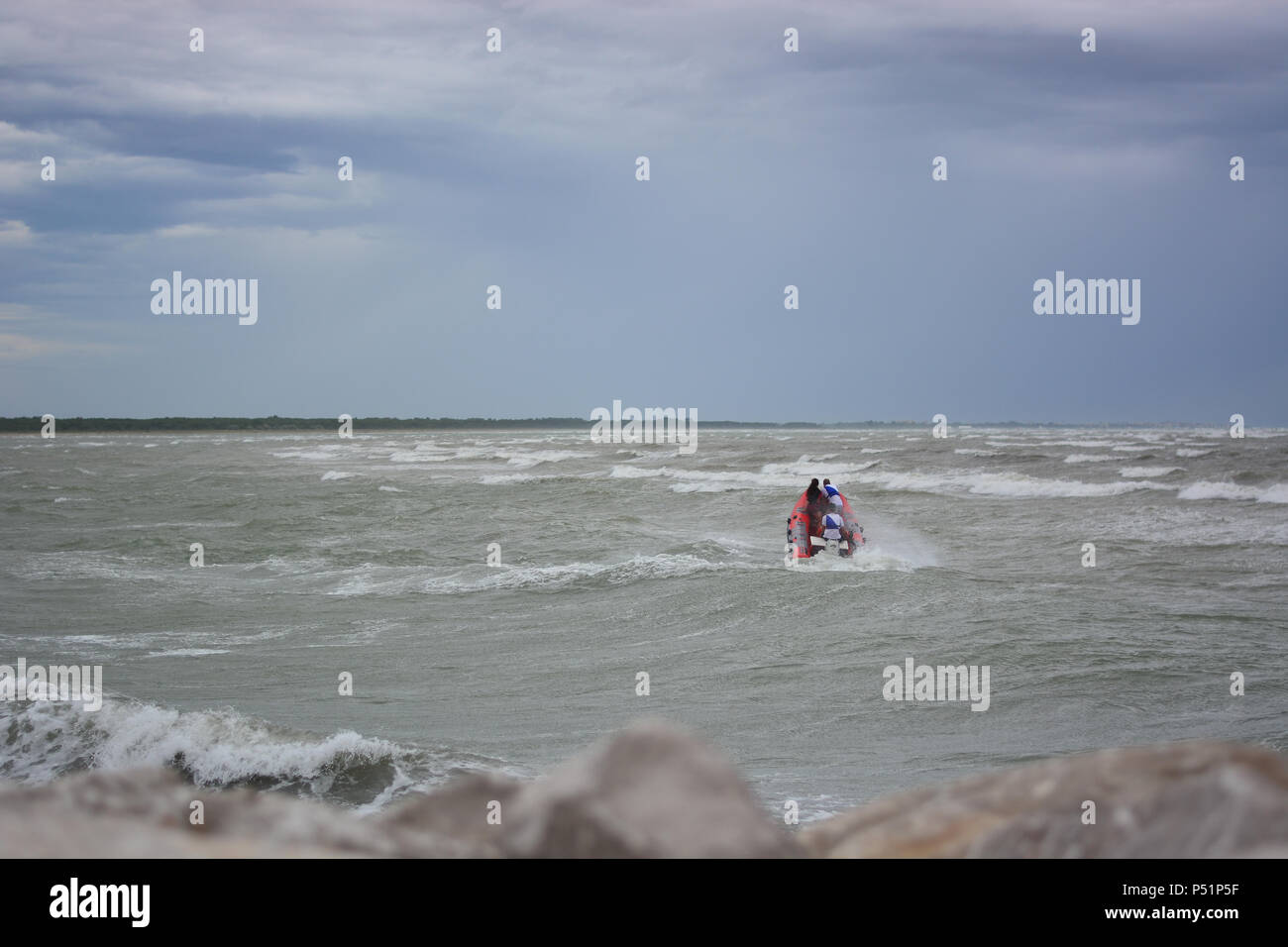 Il salvataggio del naufrago Foto Stock