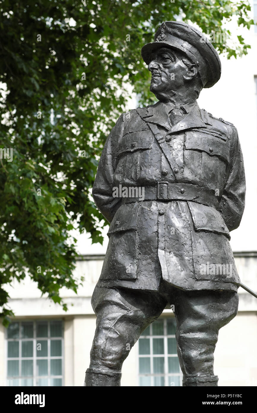 Maresciallo di Campo Alan Brooke statua in Whitehall London REGNO UNITO Foto Stock