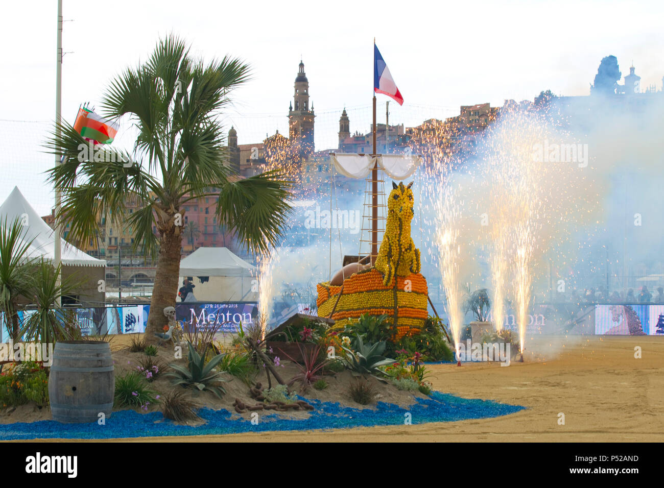 Menton, Francia. Il 24 giugno 2018. Menton, Francia - 24 Giugno 2018: Mediterraneo e nei Paesi arabi Arabian Horse campionato. Championnat de Pur Sang Arabe de la Mediterranee et des Pays Arabes. Cavalli, Cheval, Pferd, Pferde, Zucht, APCA, ECAHO, ACA, | Utilizzo di credito in tutto il mondo: dpa/Alamy Live News Foto Stock